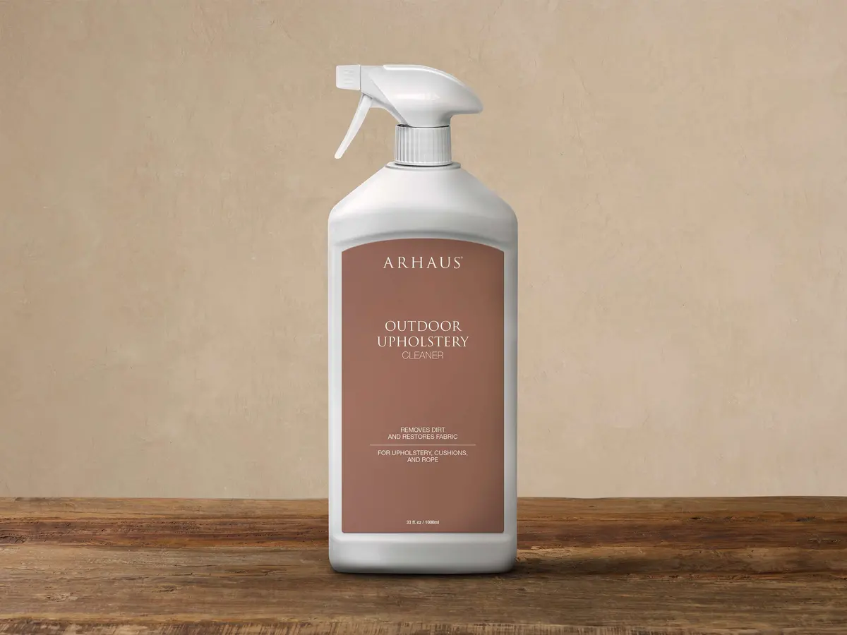 Outdoor Fabric Cleaner 1