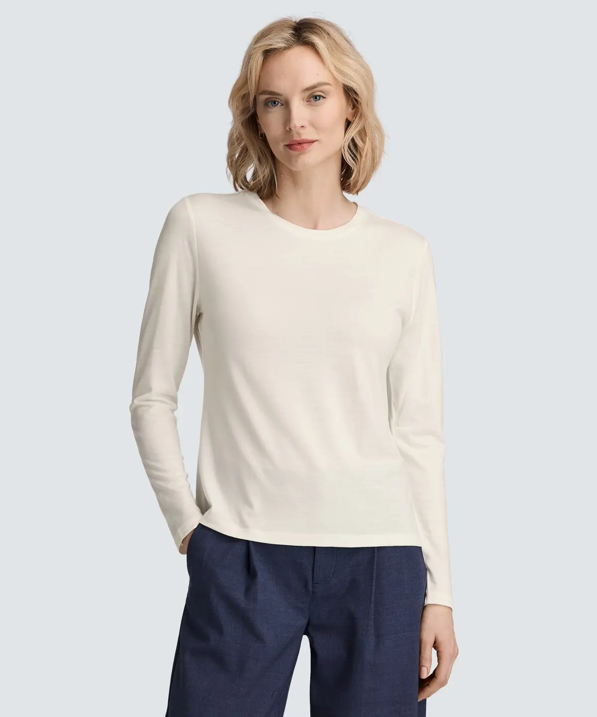 Women's Long Sleeve Merino Crew 6