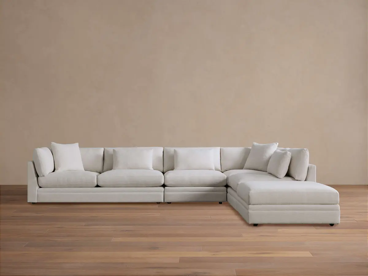 Pavo Four-Piece Sectional 1