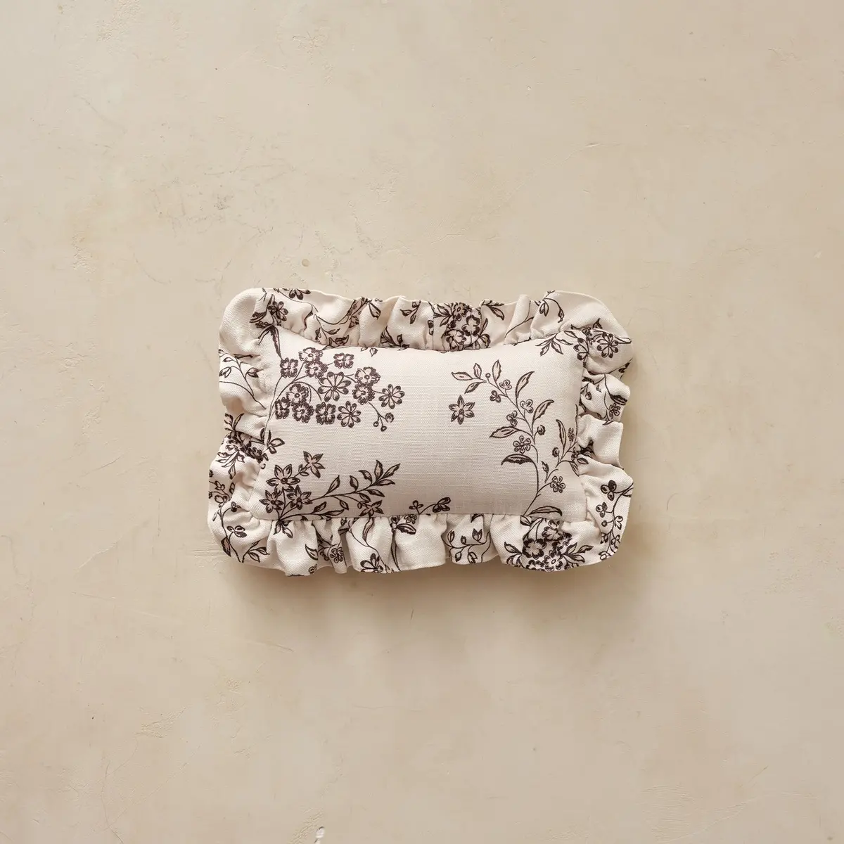 Mini Ruffle Pillow | Kit 1