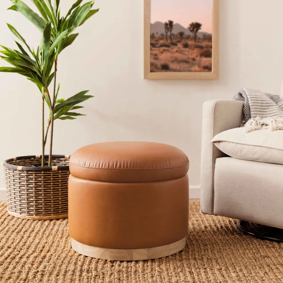 Naka Storage Ottoman In Vegan Leather 1