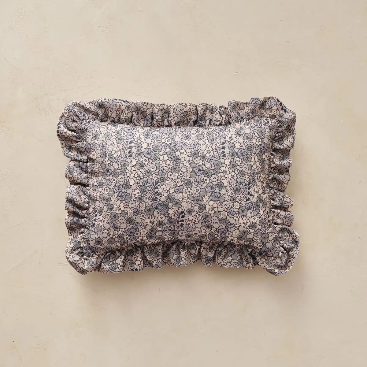 Medium Ruffle Pillow | Marra 1