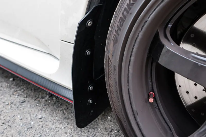 Rally Armor 17-18 Honda Civic Type R (Type R Only) Ur Red Mud Flap W/ Black Logo 2